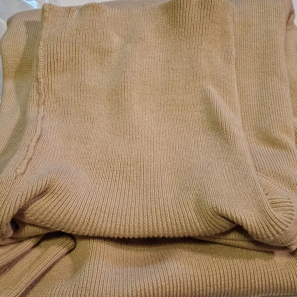 Milano size S sweater top, Please Read Description. (Rox310, 311)